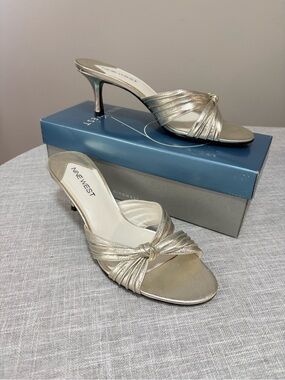 Nine West Meena Leather Silver Knot-Front Slip-On Heel Mules Size 8.5
